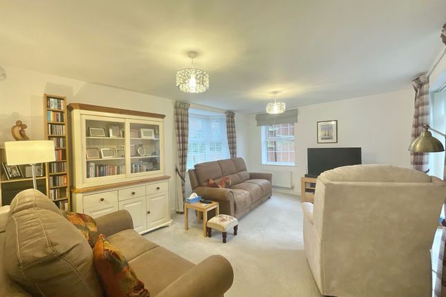 2 Parn Close, Crewe photo 3