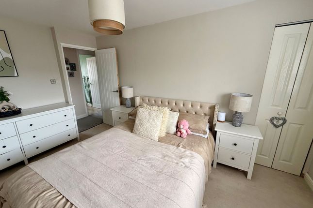 22 Peart Drive, Bristol photo 4