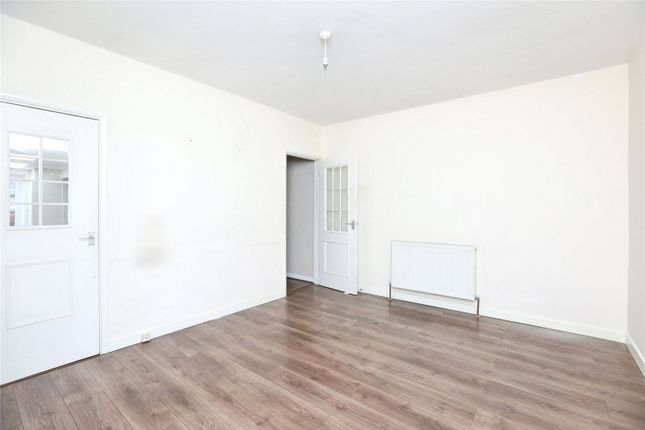 60, Holmside Avenue, Sheerness photo 4