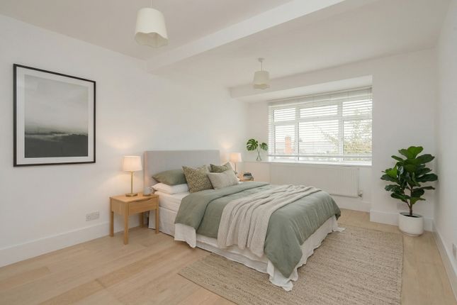 Flat 5,,, Belvedere Court 1A, Wimbledon photo 2