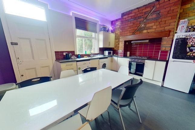 5 Morris Grove, Leeds photo 3
