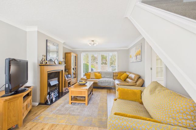 27 Dalesway, Kirk Ella, East Riding of Yorkshire photo 2