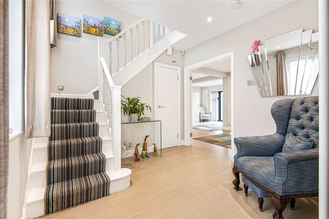 45, Williams Way, Hertfordshire photo 2