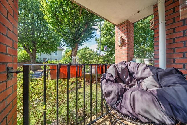 2 West Ridge Court, 32, Park Hill, Ealing photo 5