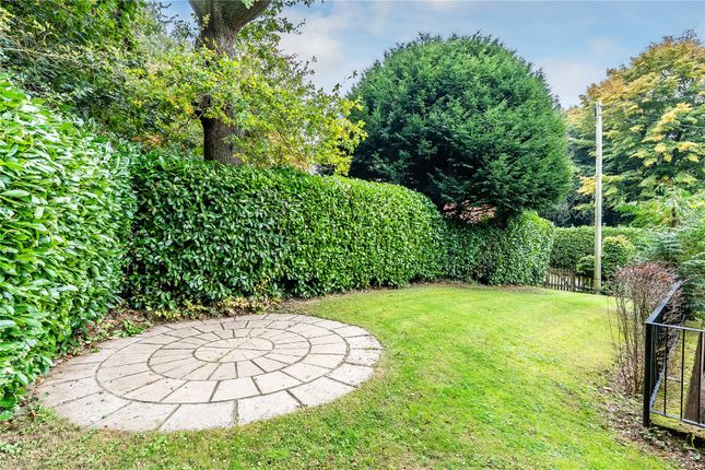 Broadway Bungalow,, Stoneswood Road, Surrey photo 4