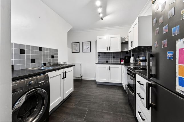 2, Greenfoot, Kilwinning photo 4