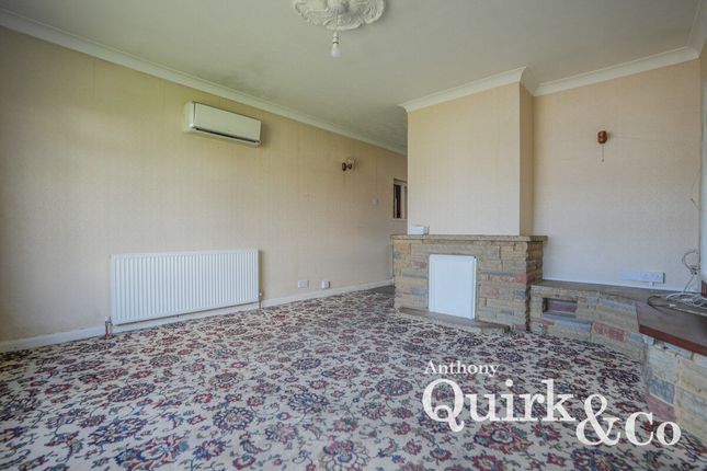 40, St Annes Road, Canvey Island photo 4