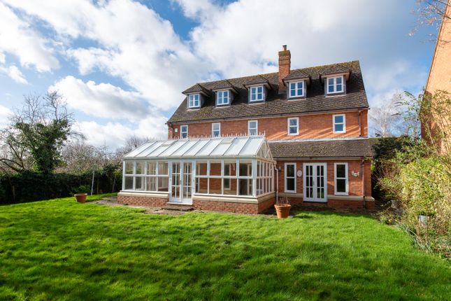 Thumbnail Detached house for sale in Avenue Road, Stratford-Upon-Avon, Warwickshire