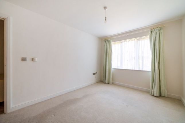 Flat for sale in The Retreat, Princes Risborough