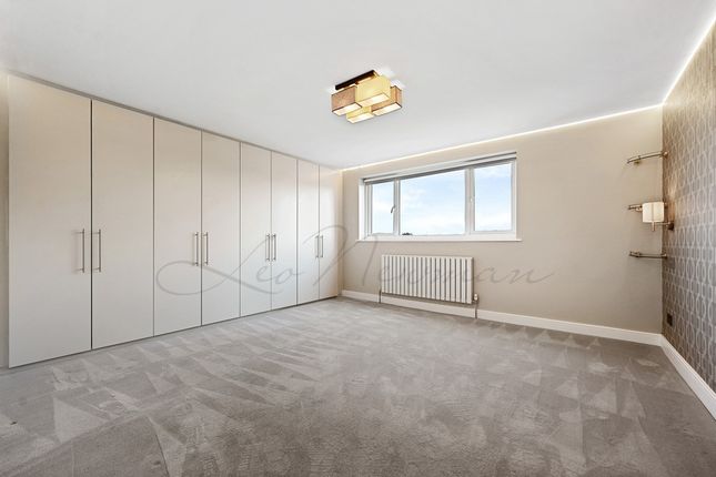 Flat 28 Dolphin Court, Woodlands, London photo 5
