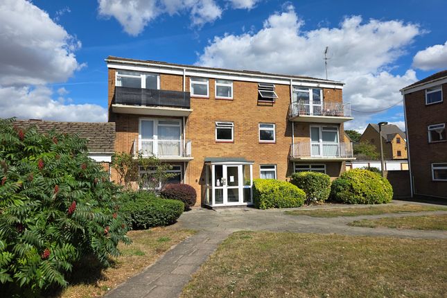 1-bed flat on 80, Hastoe Park, Aylesbury, £110,000
