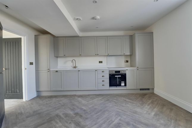 Apartment 8, 1, Portland Terrace, Southsea photo 3