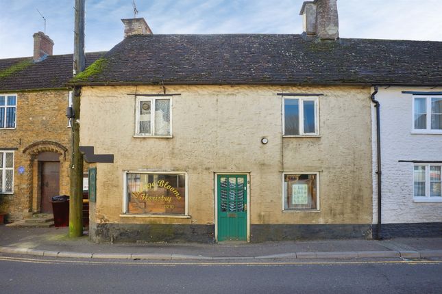 2-bed house on 8, High Street, Sherborne, £149,000