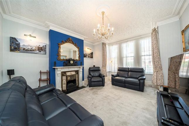 52, Little Heath, London photo 2