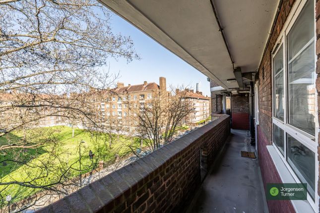 Flat 89, Blaxland House, White City Estate, London photo 3