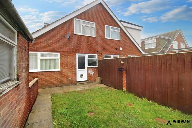 Semi-detached house for sale in Thorndale, Hull