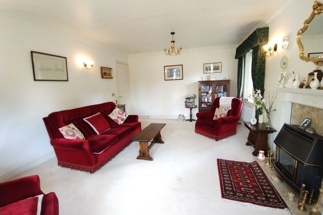 Flat for sale in Petersmead Close, Tadworth