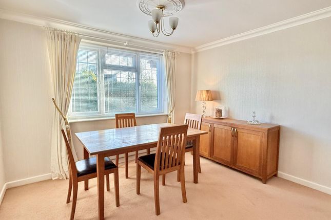 76 Lake Road, Verwood photo 3