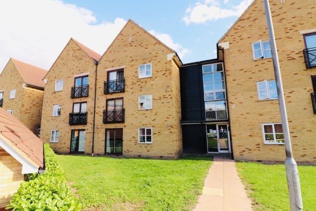 Thumbnail Flat to rent in Nightingale Court, Grays