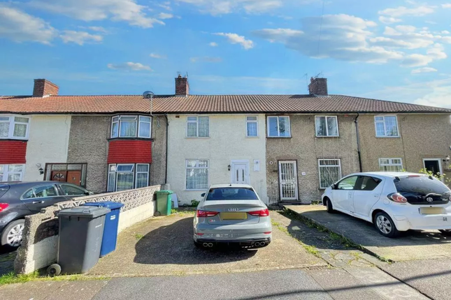 Thumbnail Terraced house to rent in Dryfield Road, Edgware