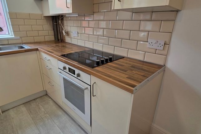 10, Claremont Place, Leeds photo 3