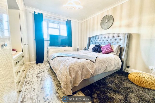 Bedroom 1 (Super King Size Bed)