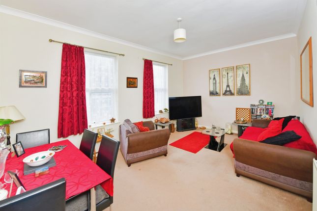 2, Tamar Court, Saltash photo 4
