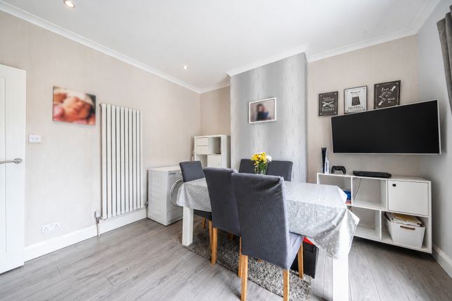 3, Pegwell Street, London photo 3