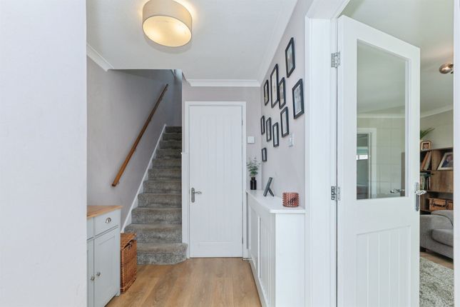 6, Curtis Close, Leicester photo 2