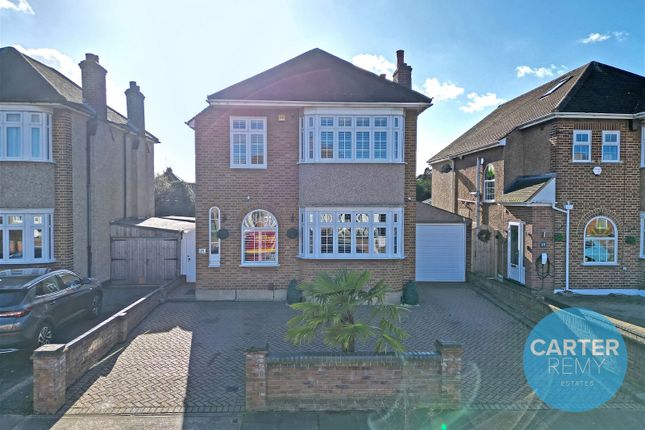 Thumbnail Detached house for sale in Meadow Road, Grays