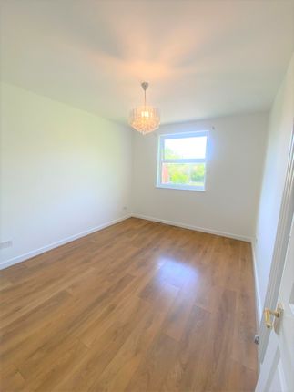 Flat for sale in Hallowell Road, Northwood