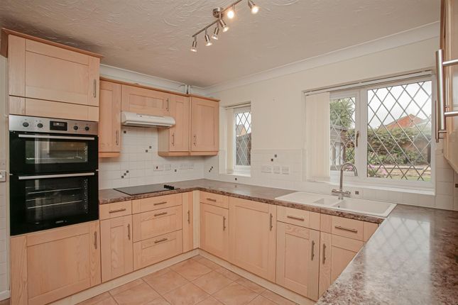 8, Ravencroft, Bicester photo 2