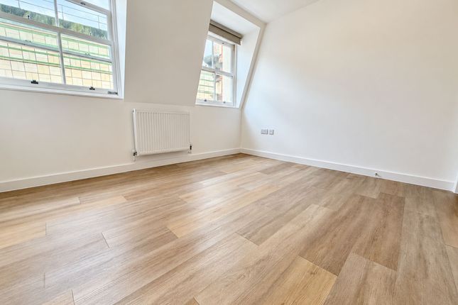 Flat 8, The Herbert Ashman Building, Bristol photo 4