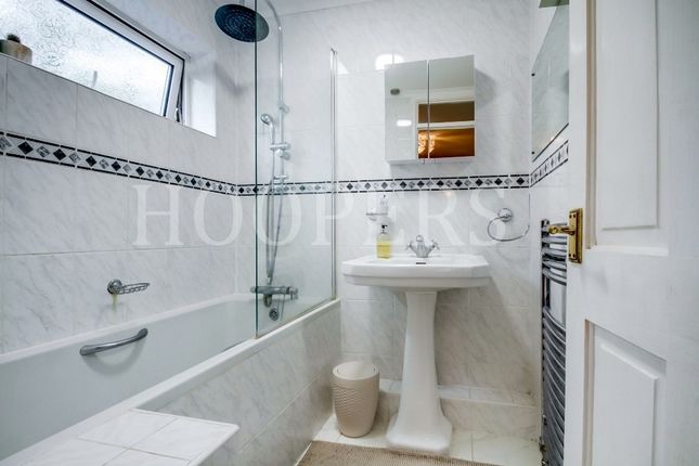 End terrace house for sale in Derwent Rise, London