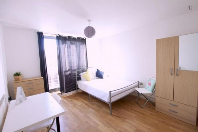 Thumbnail Room to rent in Copenhagen Place, London