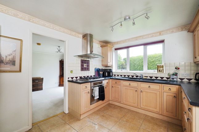 33, Blenheim Avenue, Nottingham photo 2