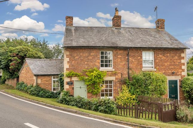 Thumbnail Cottage for sale in Barton Gate, Chipping Norton