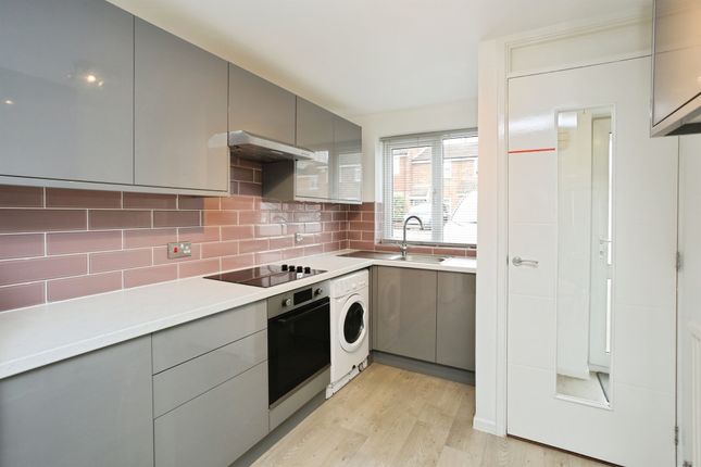 19, Barleycorn, West Malling photo 2