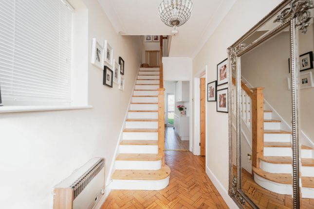 46, Dene Avenue, Hounslow photo 2