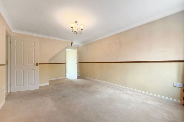 10 Wesley Road, Caerphilly photo 4