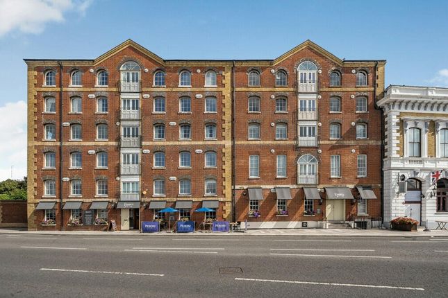 Thumbnail Flat for sale in Town Quay, Southampton, Hampshire