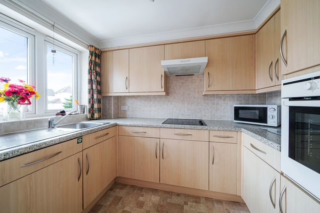 Flat 30, Westfield Court Old Winton Road, Andover photo 3