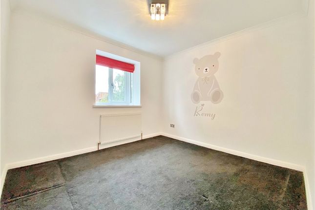 26, Benham Gardens, Hounslow photo 3