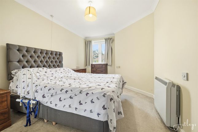 15 Maxime Court, Gower Road, Swansea photo 4