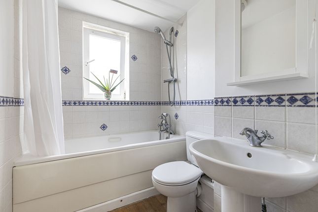 Flat Flat 6, Blyton Court, Copers Cope Road, Beckenham photo 3