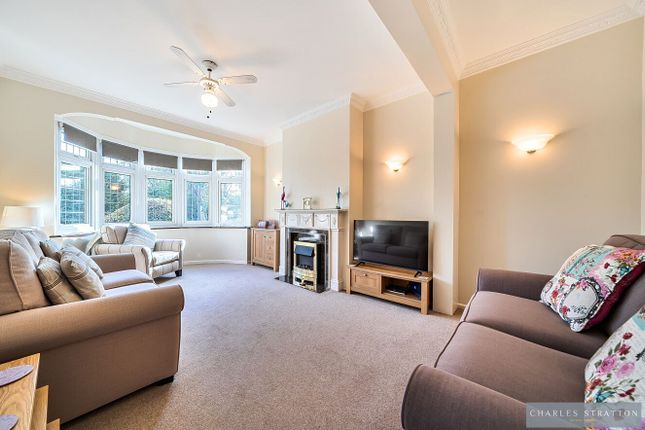41 Pettits Boulevard, Romford photo 3