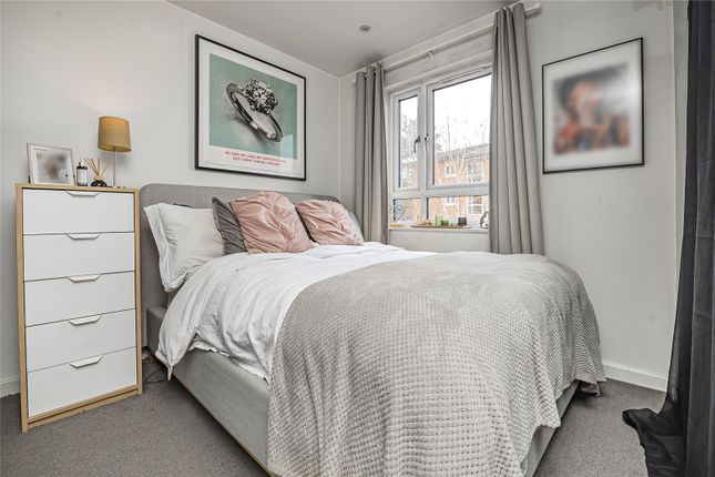 Flat 7 Grove House,, Sidmouth Avenue, Isleworth photo 4