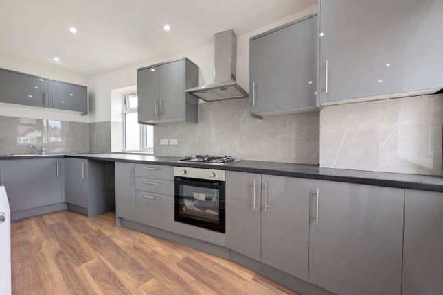 Flat 2, 22, Garrick Road, Greenford photo 3