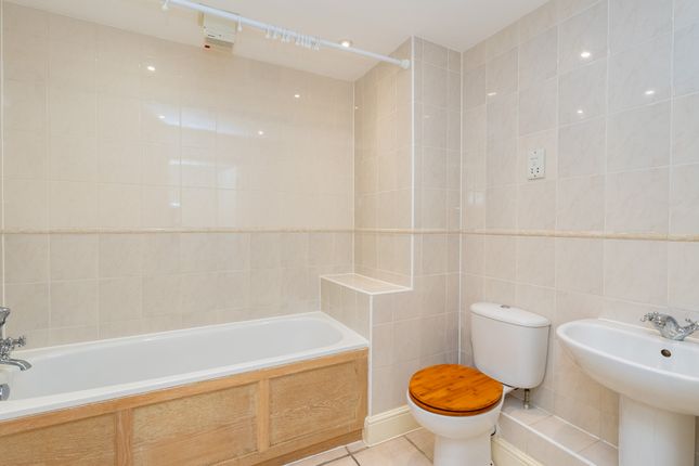 5, Ashurst Place, Dorking photo 4