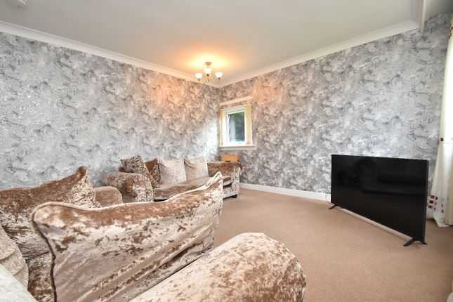 11, Crookston Court, Glasgow photo 4